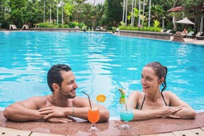 Outdoor pool, pool umbrellas, sun loungers