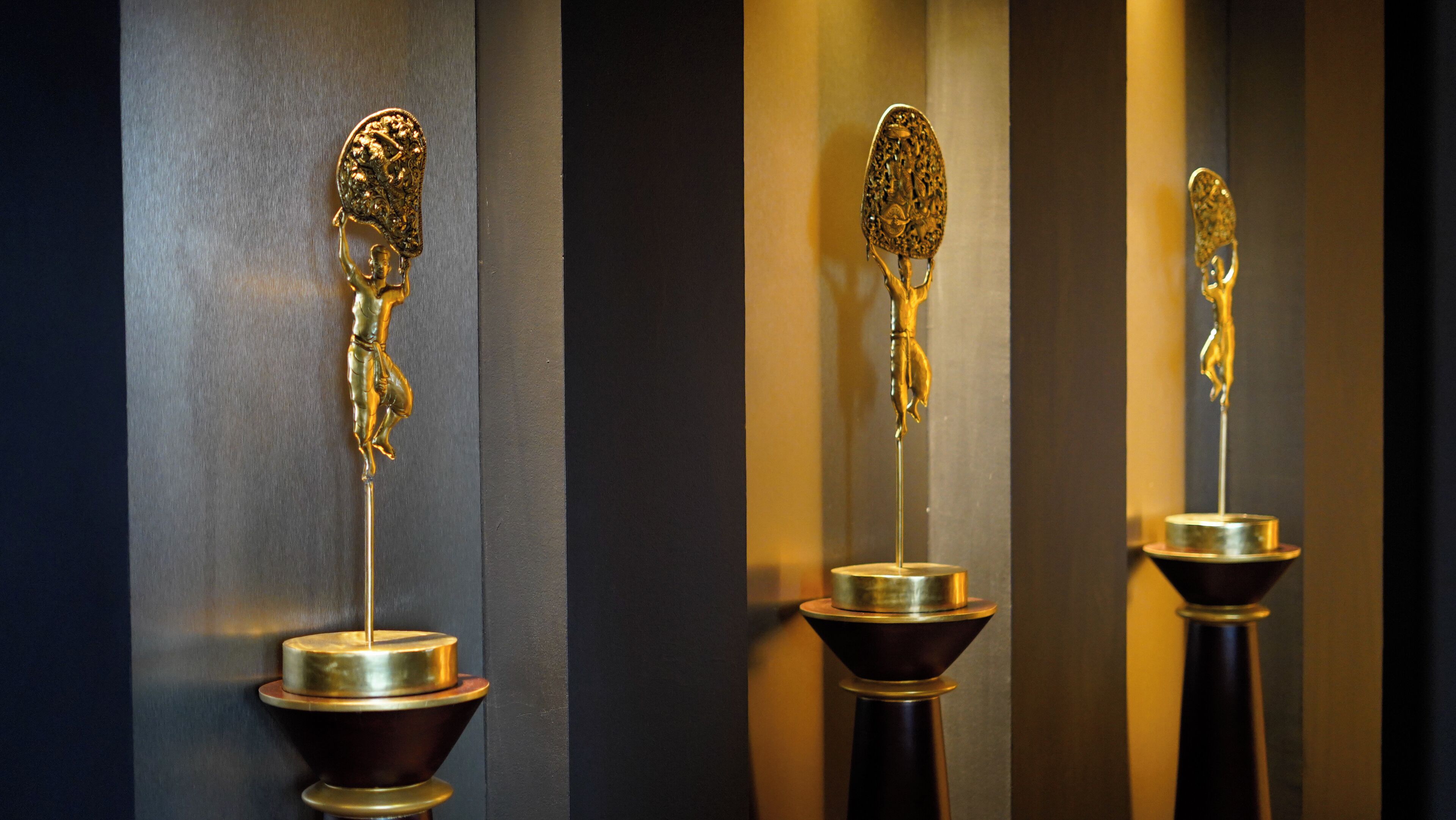 pool views, open daily