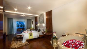 Club Suite (Free One Time Sunset Cocktail Set) | Balcony view