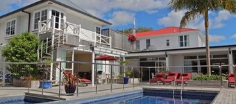 The Commodores Lodge