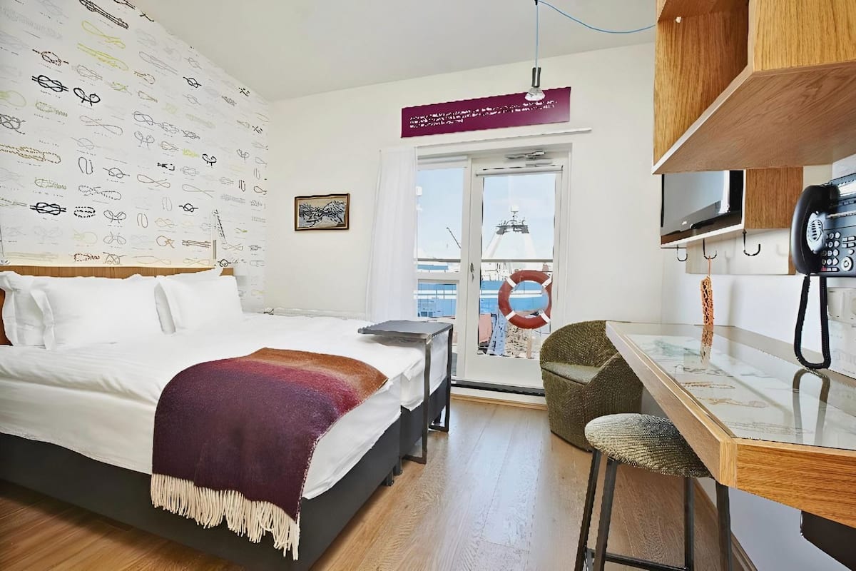In-room safe, desk, laptop workspace, iron/ironing board