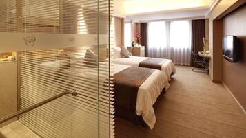 Deluxe Twin Room, 2 Twin Beds | Down comforters, in-room safe, blackout drapes, free WiFi