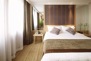 디럭스룸, 킹사이즈침대 1개 | 오리/거위털 이불, 객실 내 금고, 암막 커튼, 무료 WiFi