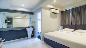 스탠다드룸, 더블침대 1개 | 객실 내 금고, 책상, 무료 WiFi, 침대 시트