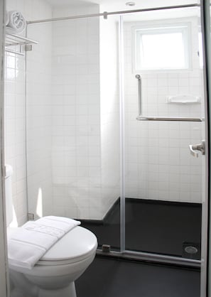 Standard Room, 2 Twin Beds | Bathroom | Slippers, towels