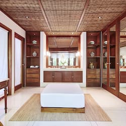 Egyptian cotton sheets, premium bedding, down duvets, minibar