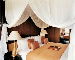 Egyptian cotton sheets, premium bedding, down duvets, Tempur-Pedic beds - COMO Shambhala Estate (Ubud)