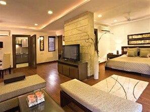 Studio | Minibarvarer (inkludert), safe på rommet og strykejern/-brett