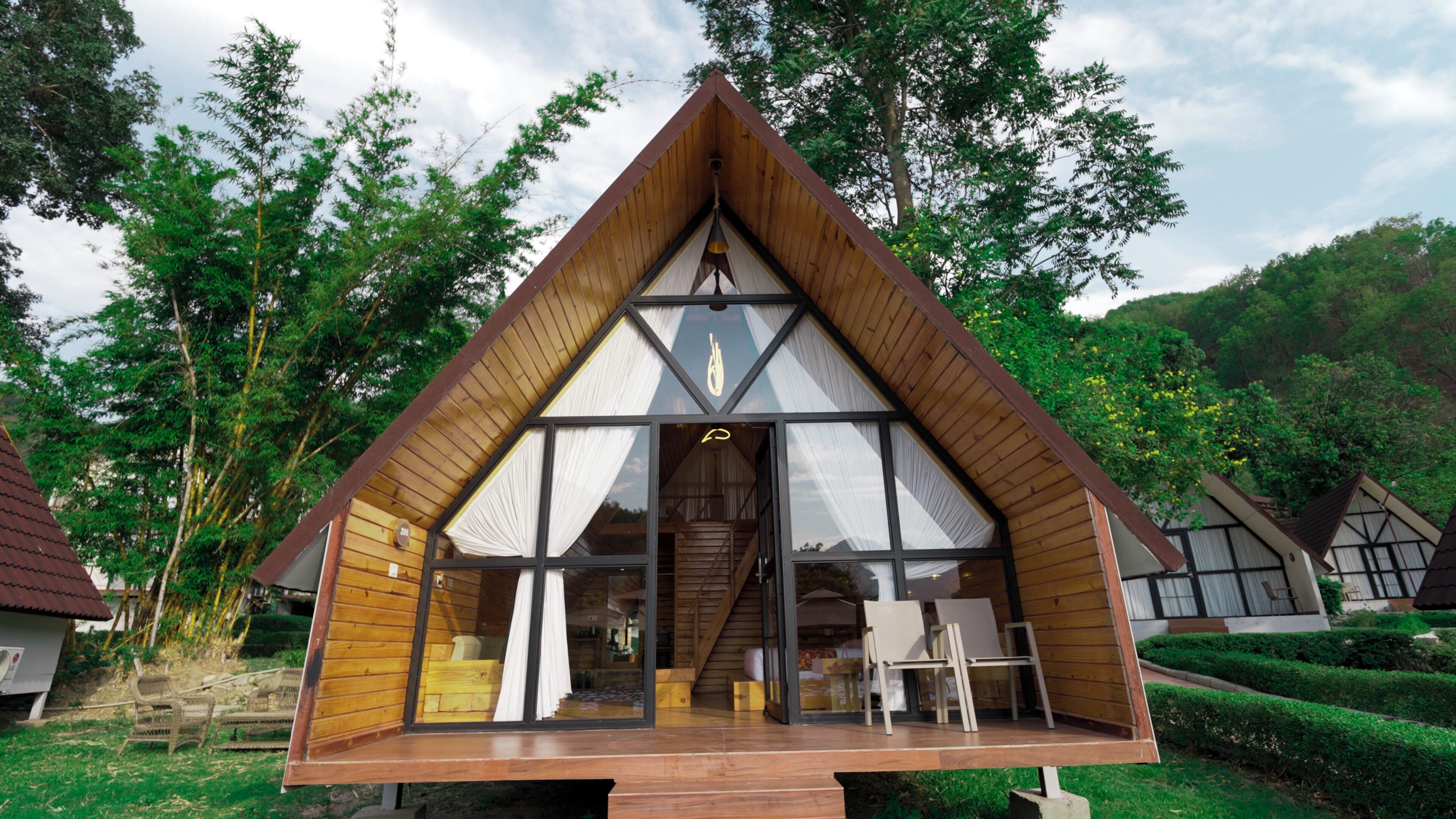 ملاءات من القطن المصري وأغطية فراش متميزة وألحفة محشوة بالريش