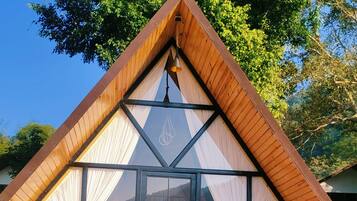 Pine Cottage Pool View | Bathroom | Shower, rainfall showerhead, free toiletries, hair dryer