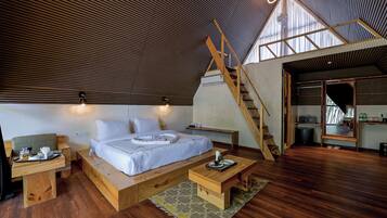 Pine Cottage Nature View | Egyptian cotton sheets, premium bedding, down comforters, in-room safe