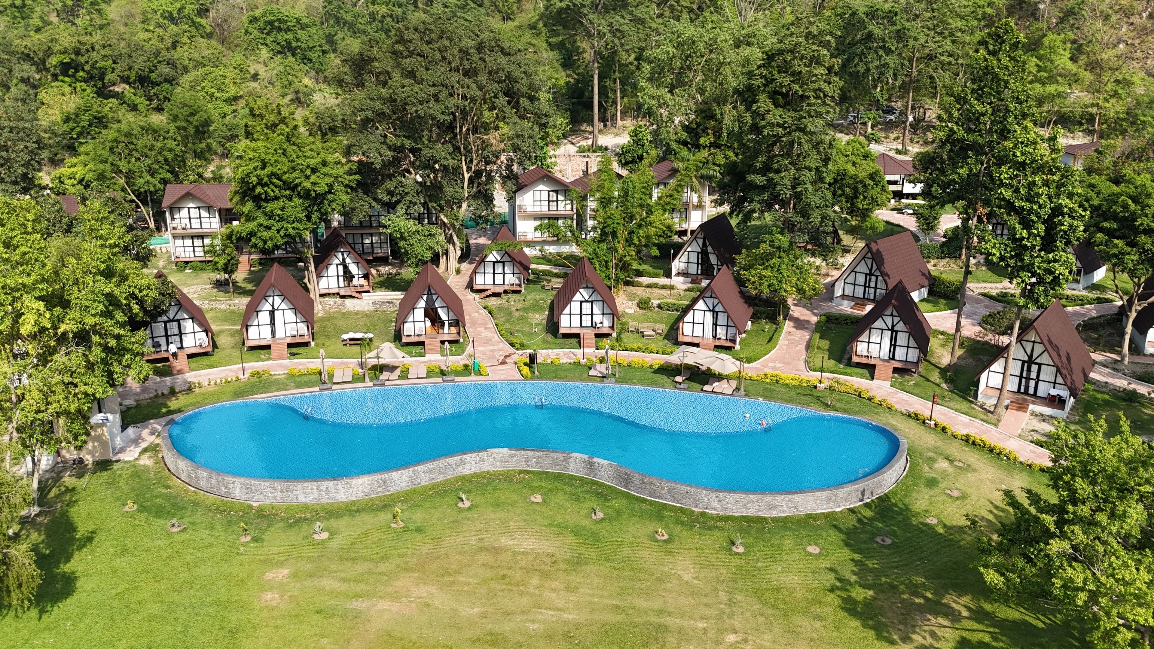 Egyptian cotton sheets, premium bedding, down comforters, in-room safe