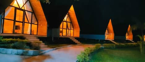 Pine Cottage Nature View | 1 bedroom, Egyptian cotton sheets, premium bedding, down duvets