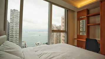 Cortinas blackout, wifi gratis y ropa de cama