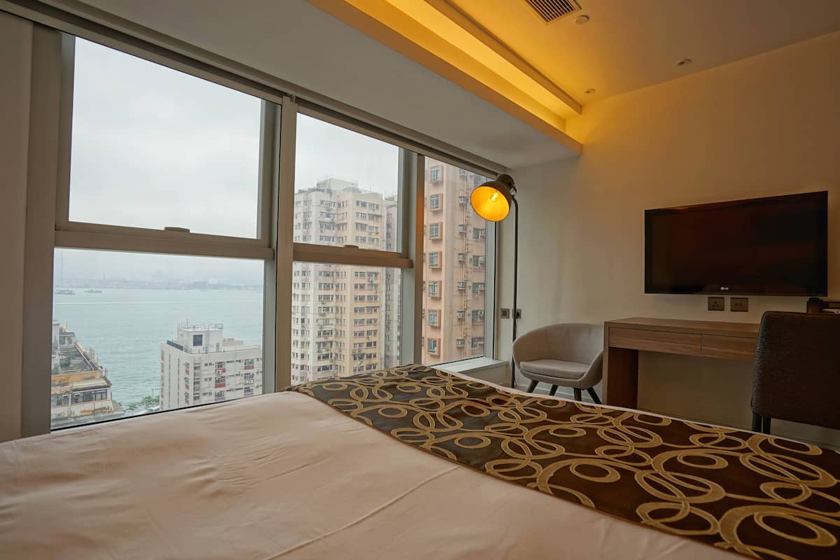 Deluxe Studio Sea View Room		 | Blackout drapes, WiFi (free), bed sheets