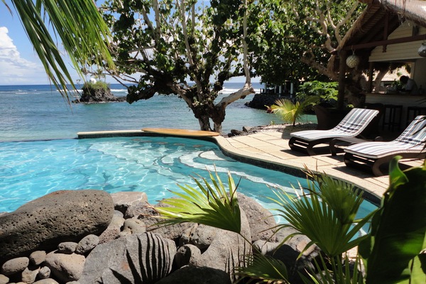 Outdoor pool, pool umbrellas, sun loungers