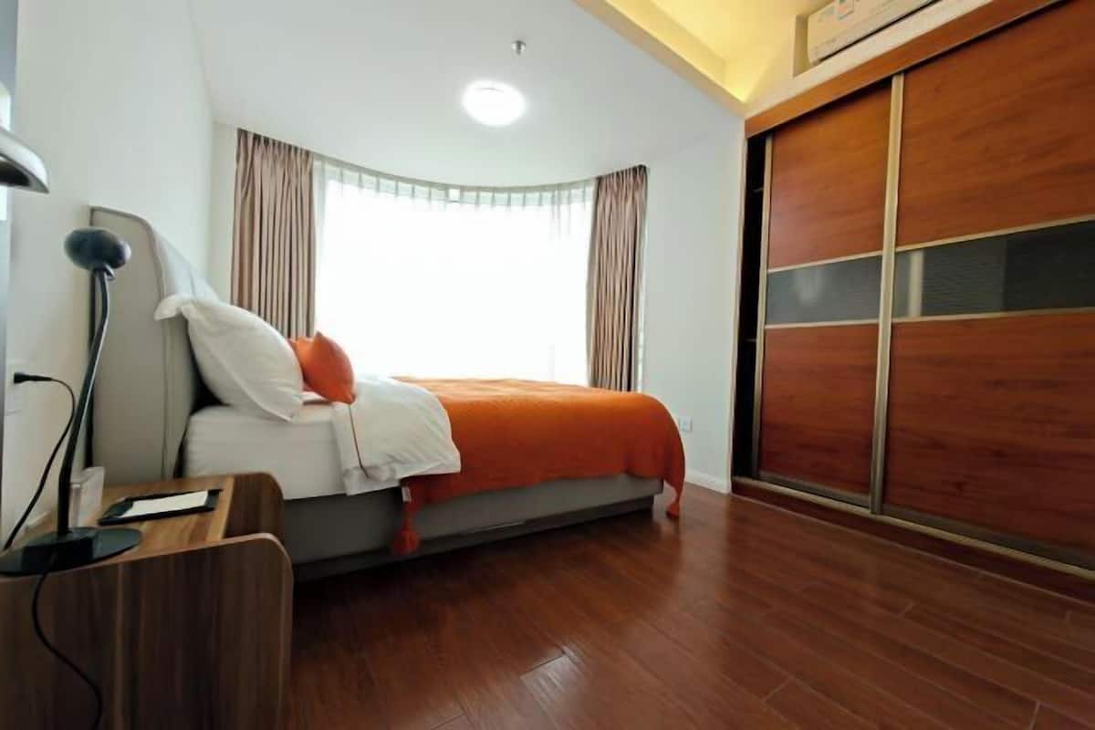 Blackout drapes, soundproofing, iron/ironing board, free WiFi