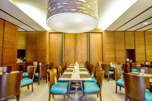 Daily buffet breakfast (THB 250 per person)