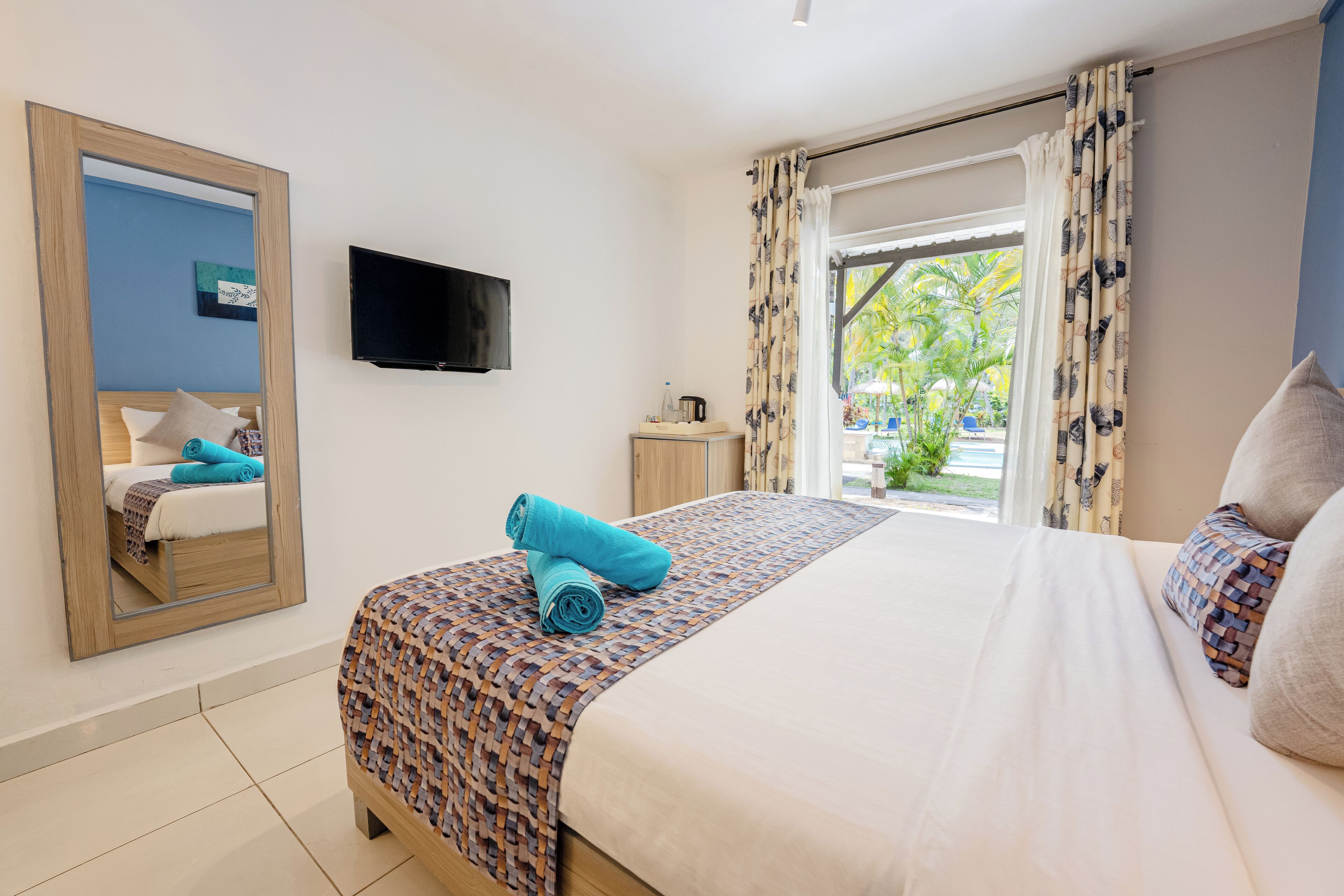 Photo - Le Grand Bleu Hotel