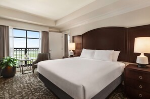 Deluxe-Suite, 1 King-Bett und Schlafsofa, Nichtraucher (Hospitality) | 1 Schlafzimmer, Zimmersafe, Schreibtisch, Bügeleisen/Bügelbrett