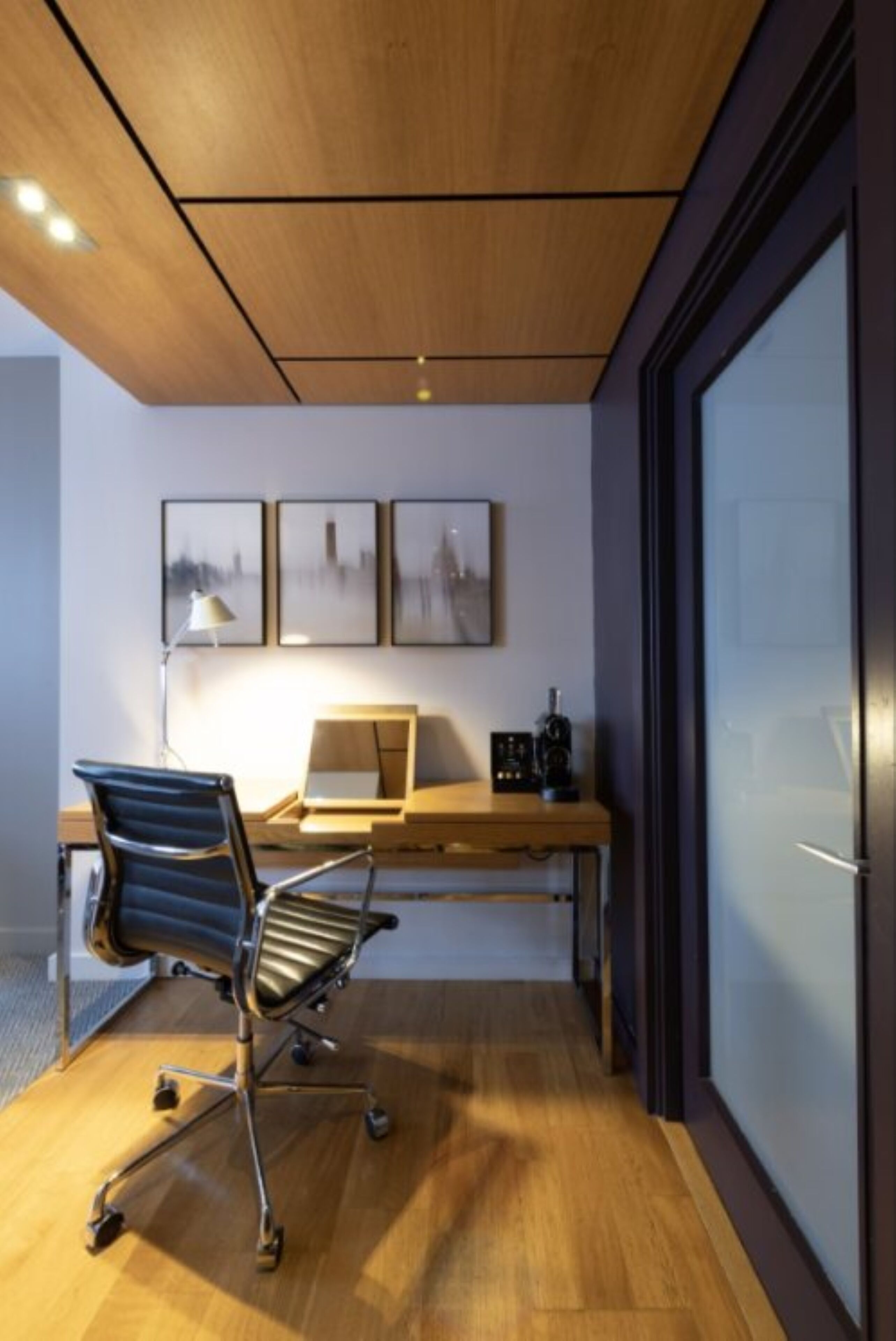 superior king | premium bedding, pillow-top beds, in-room safe, desk