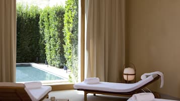 BehandlungsrĂ€ume fĂŒr Paare, Sauna, Whirlpool, Dampfbad