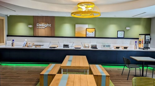 Spark by Hilton Missouri City Sugar Land