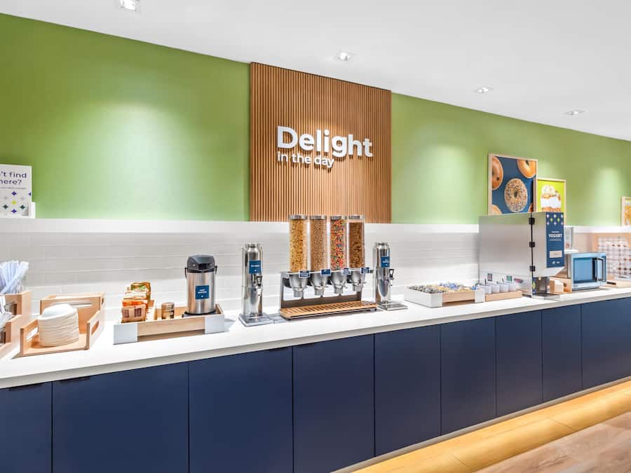 Free daily continental breakfast
