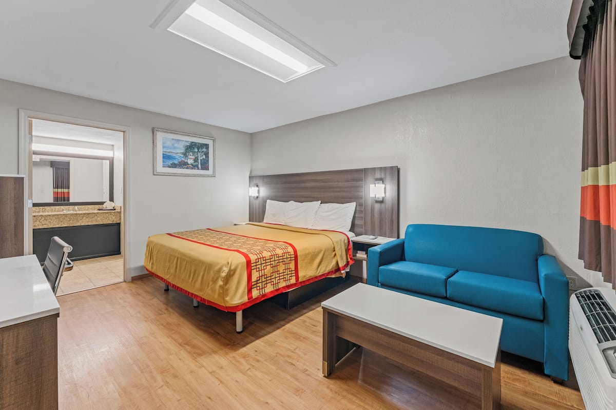 Standard Room, 1 King Bed, Accessible