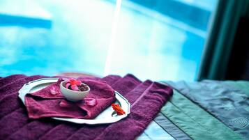Couples treatment room(s), Thai massages, body scrubs, facials