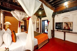 Maharaja Suite | Premium bedding, in-room safe, desk, laptop workspace