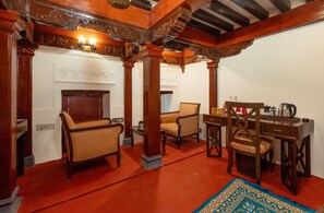 Maharani Suite | Room amenity - Fort JadhavGADH - A GADH Heritage Hotel (Sasvad)