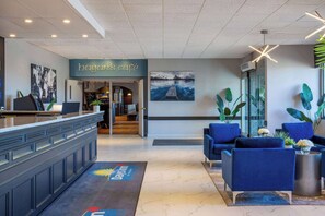Lobby - Days Inn & Conference Centre by Wyndham Camrose Norsemen (Camrose)