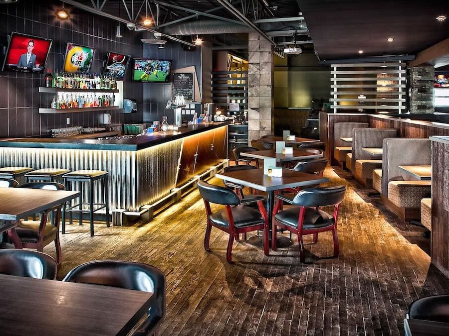 2 bars/lounges, lobby lounge, brewpub