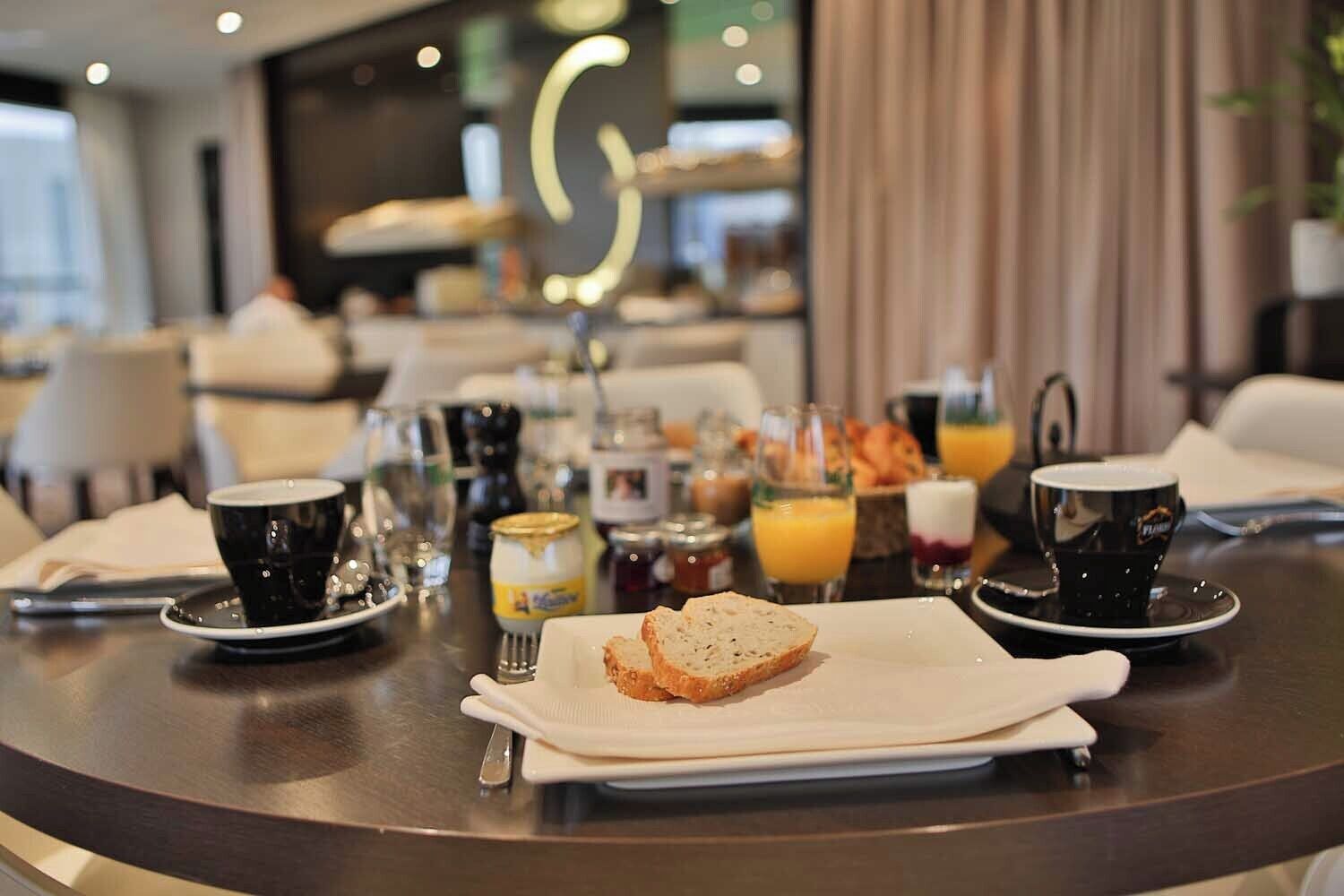 daily buffet breakfast (eur 13.90 per person)