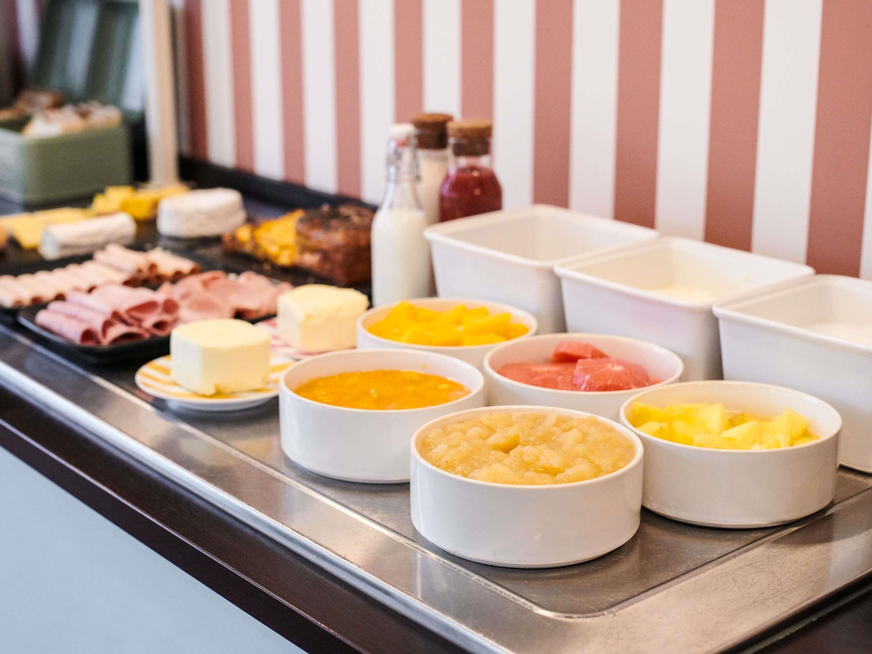 Päivittäinen buffetaamiainen (13.90 EUR per henkilö)