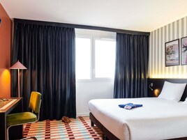 Habitación Confort, 1 cama doble | Ropa de cama de alta calidad y escritorio