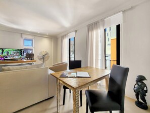 Deluxe Suite 301 / Kitchenette & Sleeper | City view