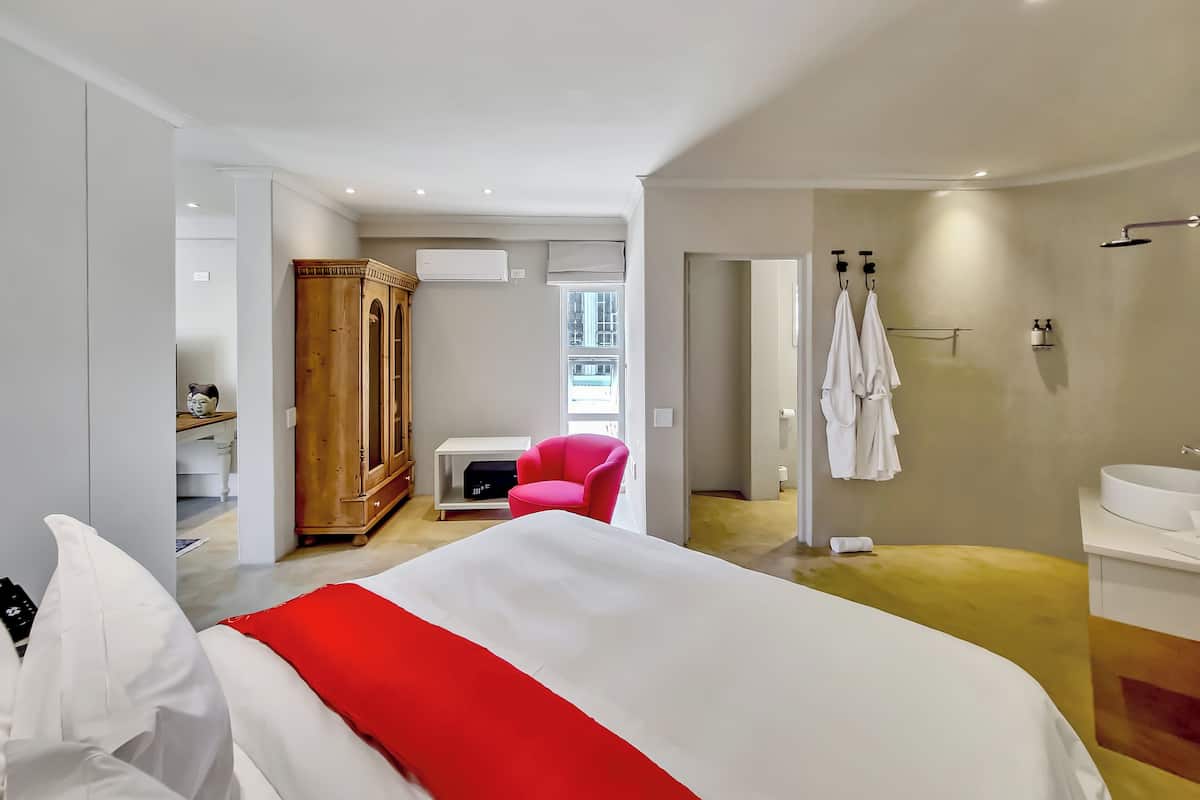 Deluxe Suite with kitchenette (B+B) | 1 chambre, draps en coton égyptien, literie de qualité, coffre-fort