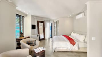 Deluxe Suite 202 / Bath & Rain Shower | 1 chambre, draps en coton égyptien, literie de qualité supérieure