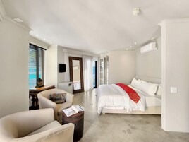 1 bedroom, Egyptian cotton sheets, premium bedding, in-room safe