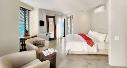 Rouge on Rose Boutique Hotel