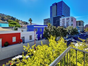 Deluxe Suite 203 / Kitchenette | Vista città