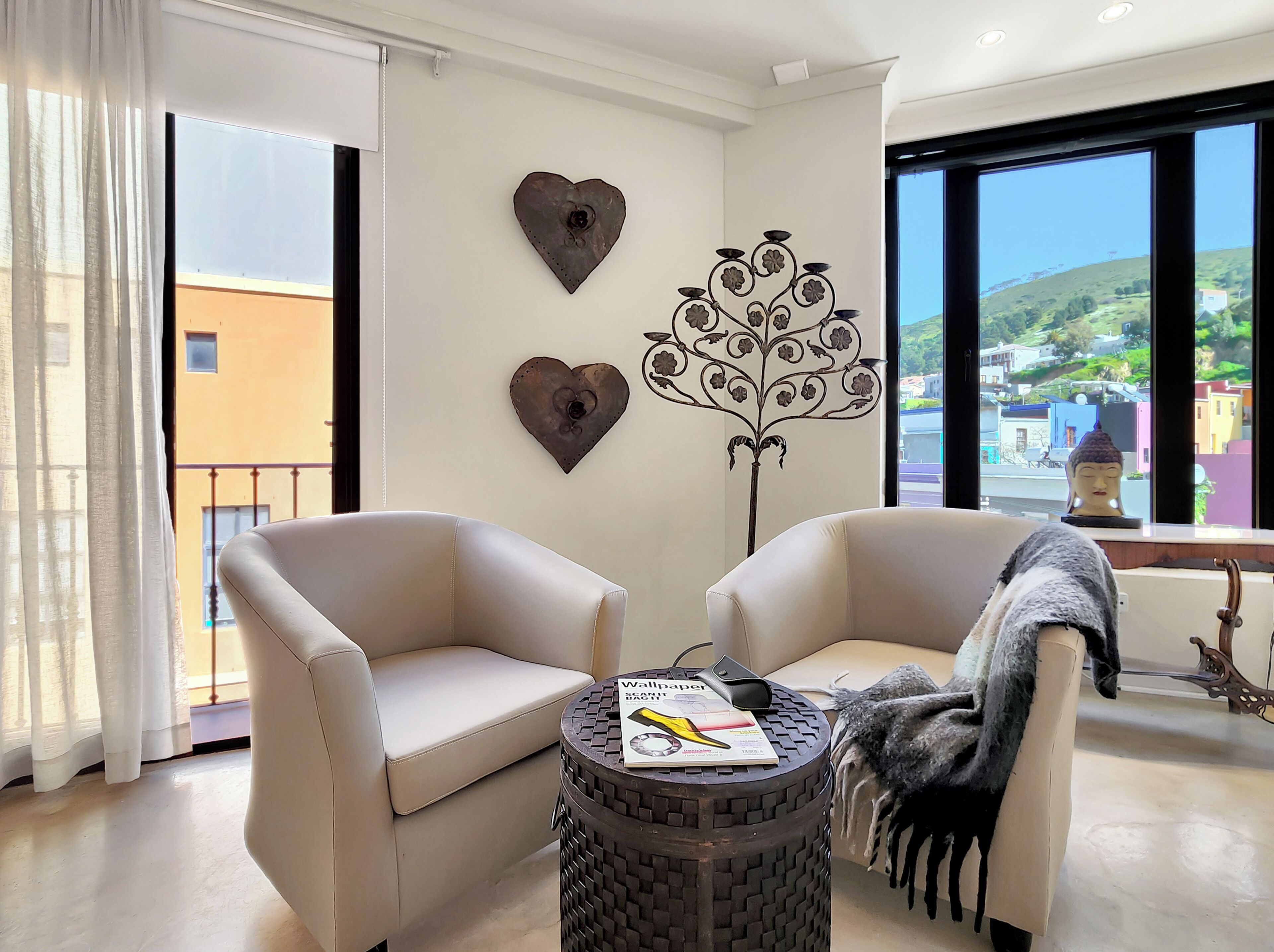 Deluxe Suite 302 / Bath & Rain Shower | Vue sur les montagnes