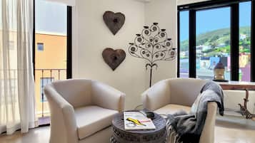 Deluxe Suite 302 / Bath & Rain Shower | Vue sur les montagnes