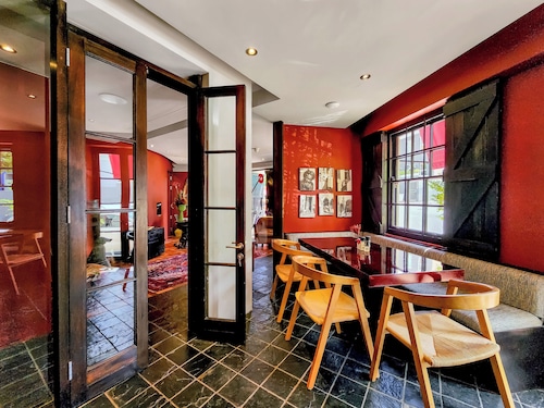 Rouge on Rose Boutique Hotel