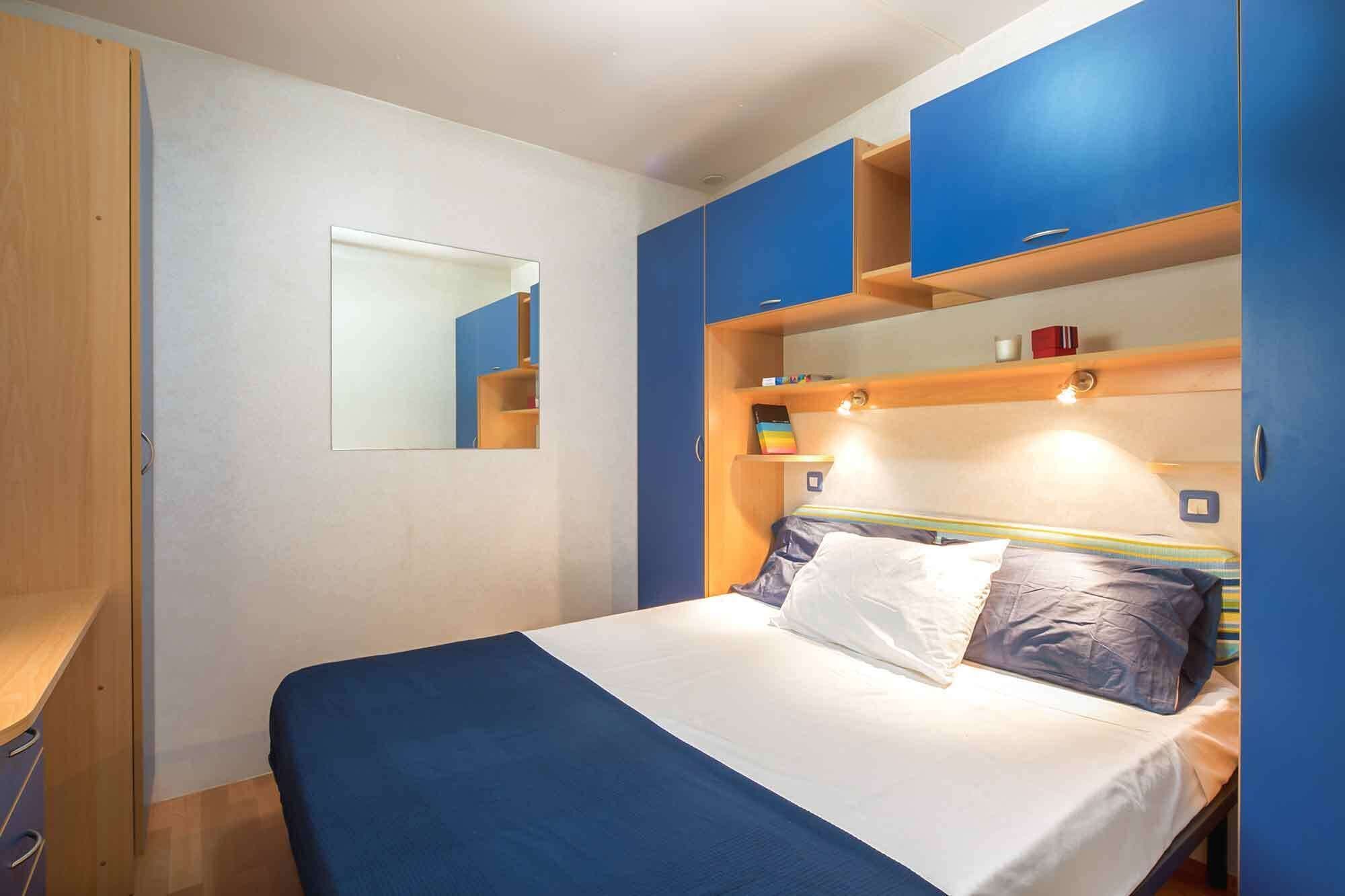 Luxury Mobile Home | In-room safe, WiFi, bed sheets