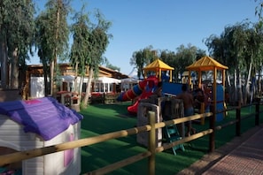 Children’s play area – outdoor
