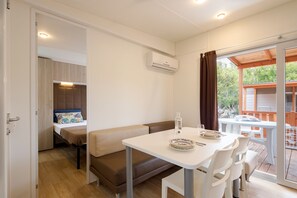 Family Mobile Home | Living area