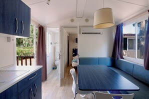 Mobile Home, 2 Bedrooms | Private kitchenette